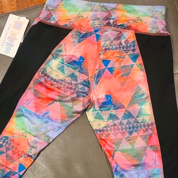 NWT LulaRoe Jade Crop Fitness Leggings Size XS - Picture 2 of 5
